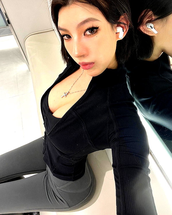 _xixiyx_ instagram image archive image