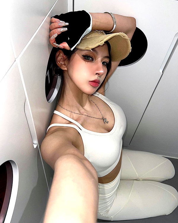 _xixiyx_ instagram image archive image