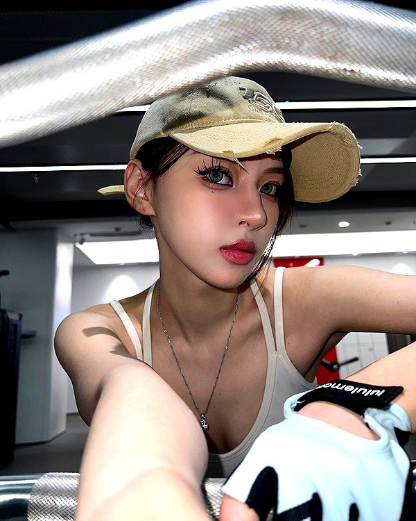_xixiyx_ instagram image archive image