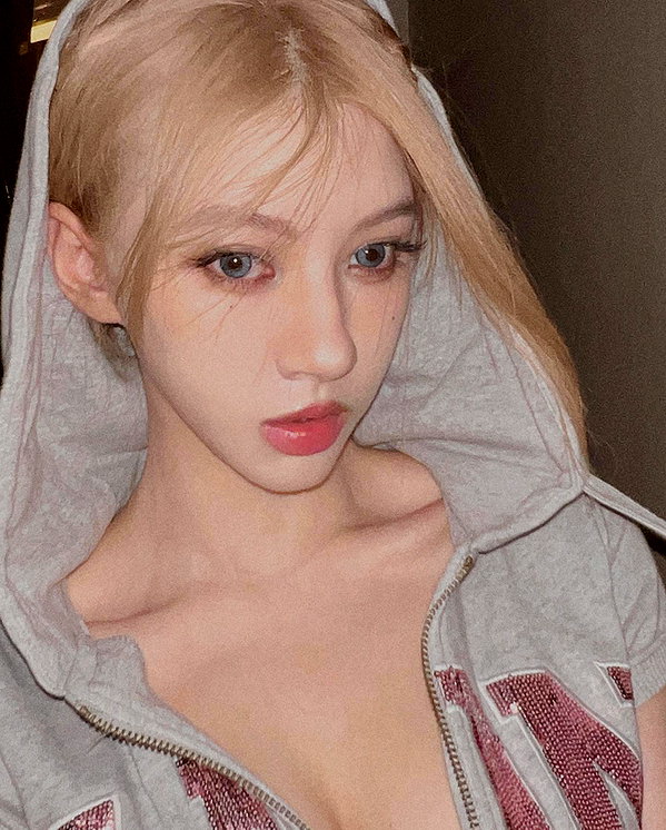 _xixiyx_ instagram image archive image
