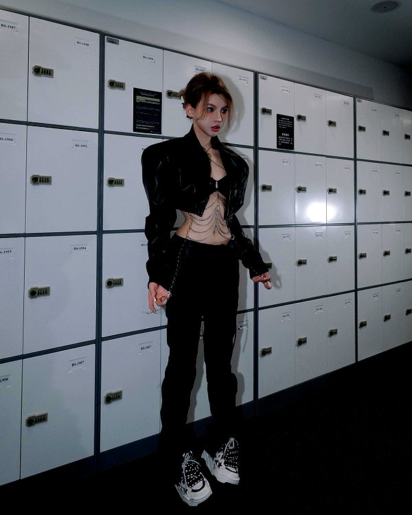 _xixiyx_ instagram image archive image
