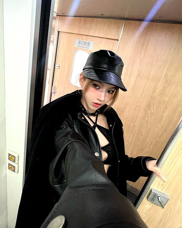 _xixiyx_ instagram image archive image