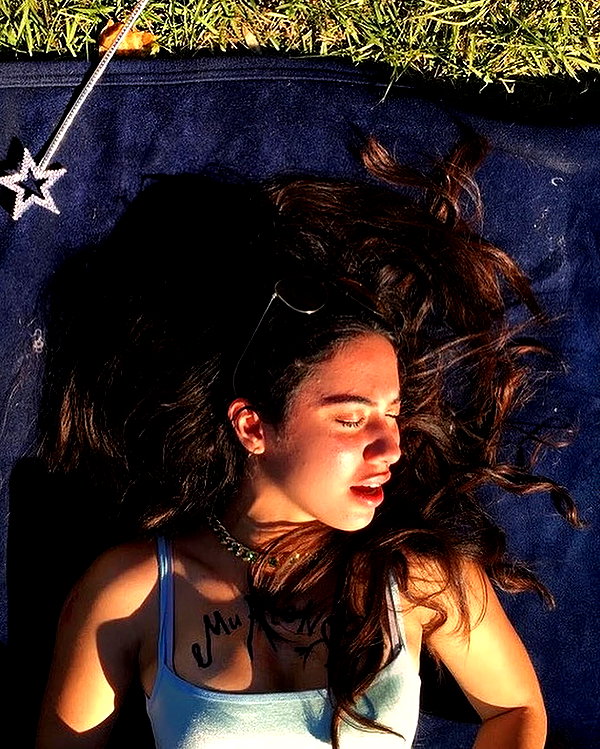 alenittta instagram image archive image