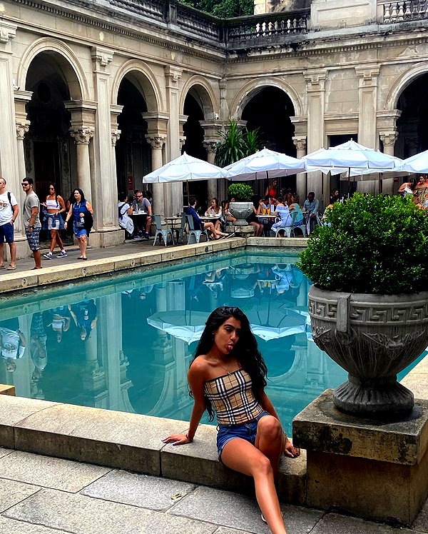alenittta instagram image archive image