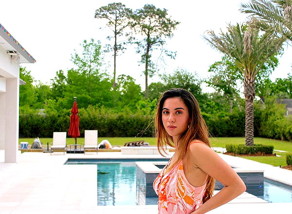 alenittta instagram image archive image
