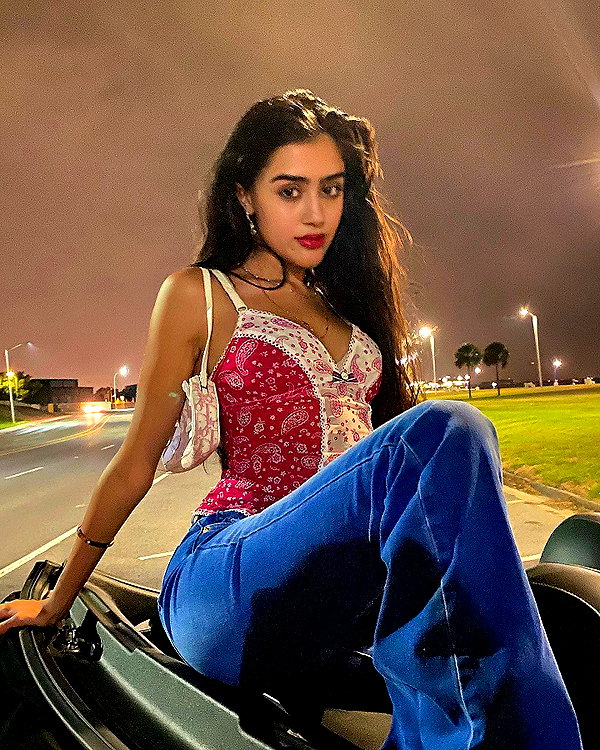alenittta instagram image archive image
