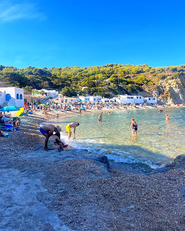 alenittta instagram image archive image