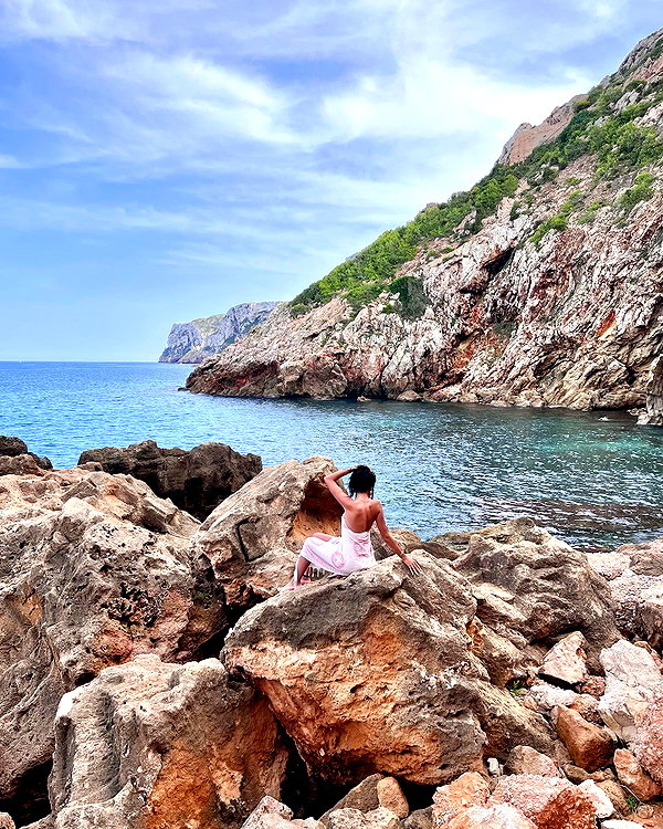 alenittta instagram image archive image