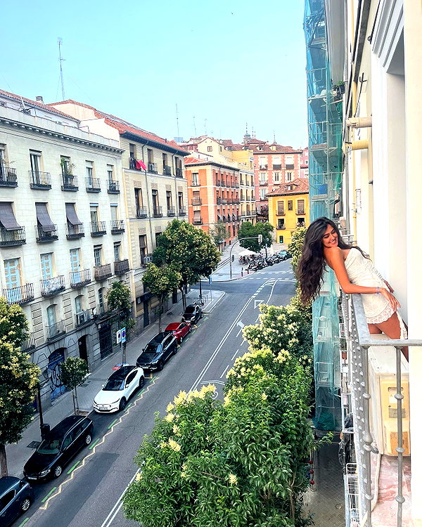 alenittta instagram image archive image