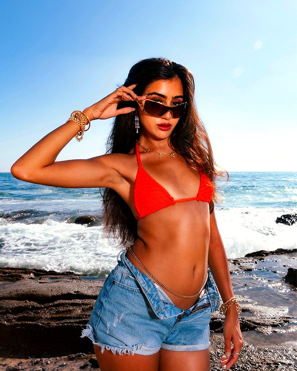 alenittta instagram image archive image