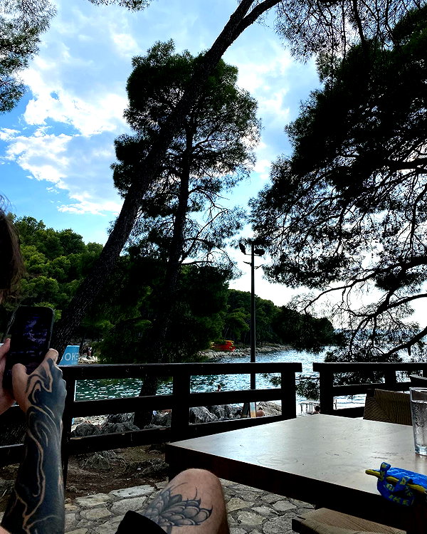 alessiadidntwakeup instagram image archive image