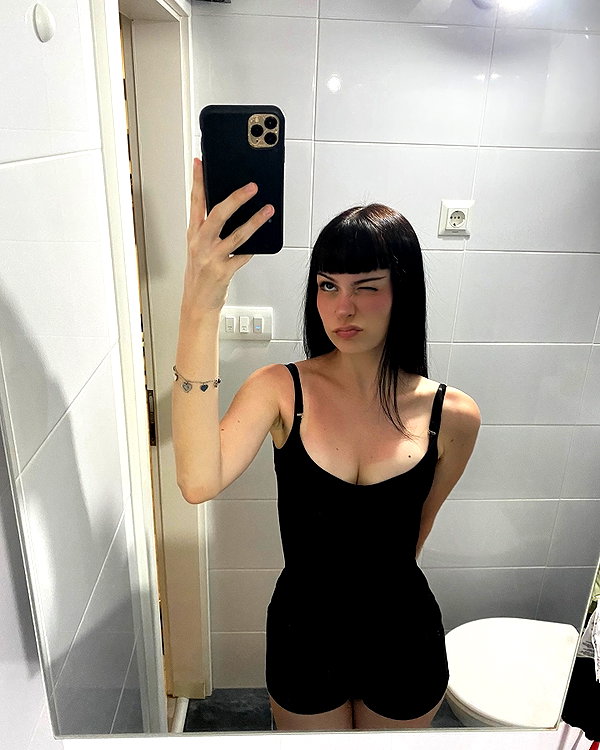 alessiadidntwakeup instagram image archive image