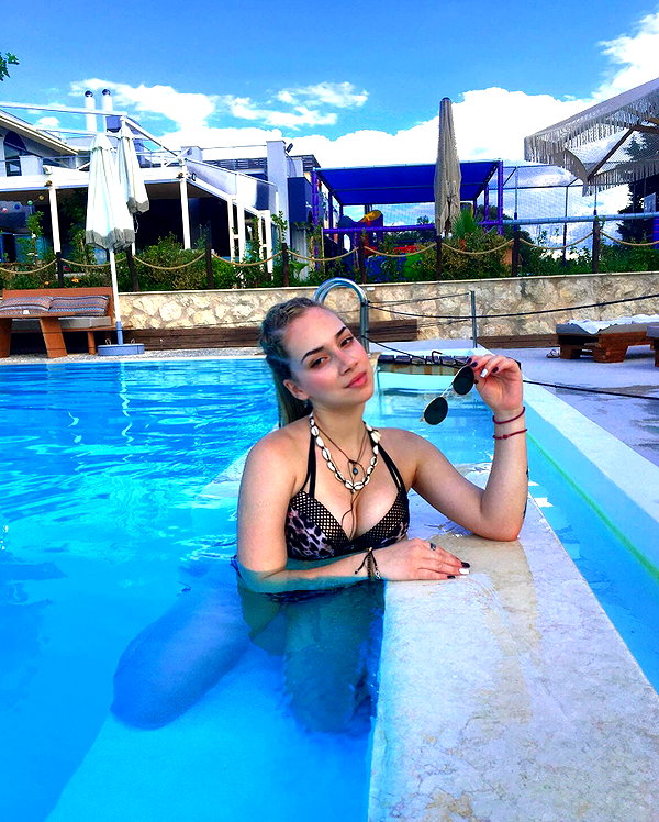 alexandra_stmtk instagram image archive image