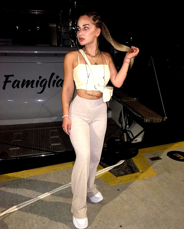 alexandra_stmtk instagram image archive image