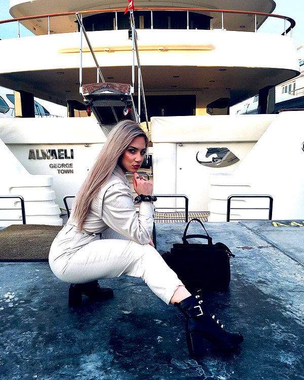 alexandra_stmtk instagram image archive image