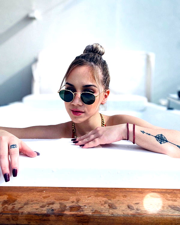 alexandra_stmtk instagram image archive image