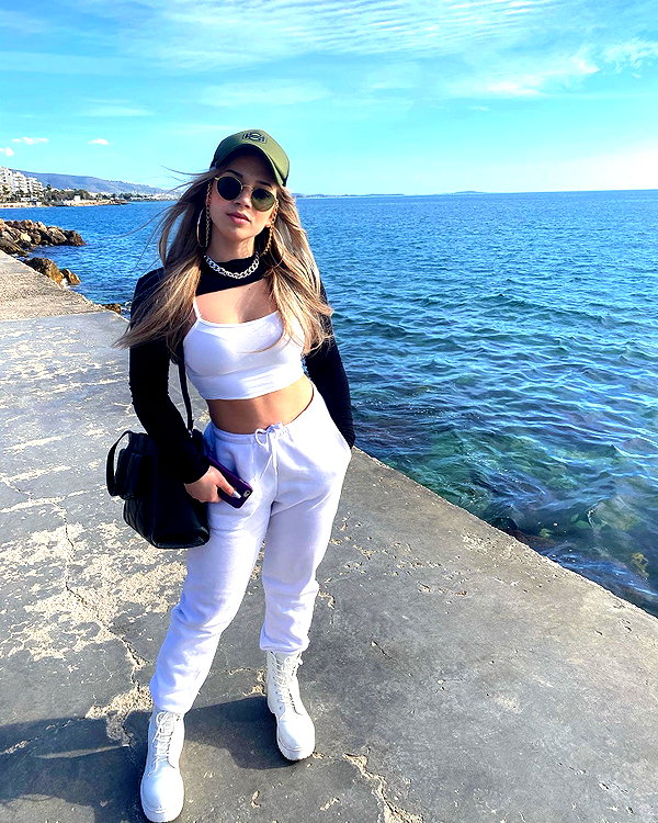 alexandra_stmtk instagram image archive image