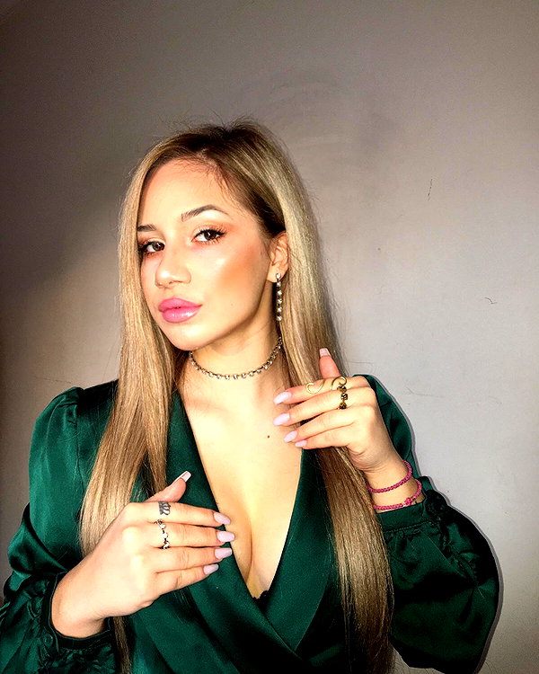 alexandra_stmtk instagram image archive image