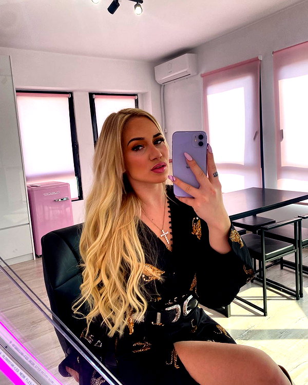 alexandra_stmtk instagram image archive image