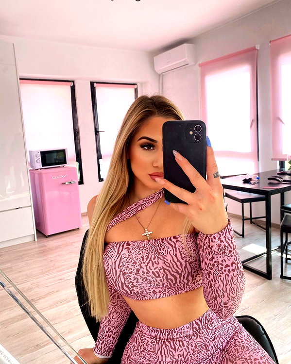 alexandra_stmtk instagram image archive image