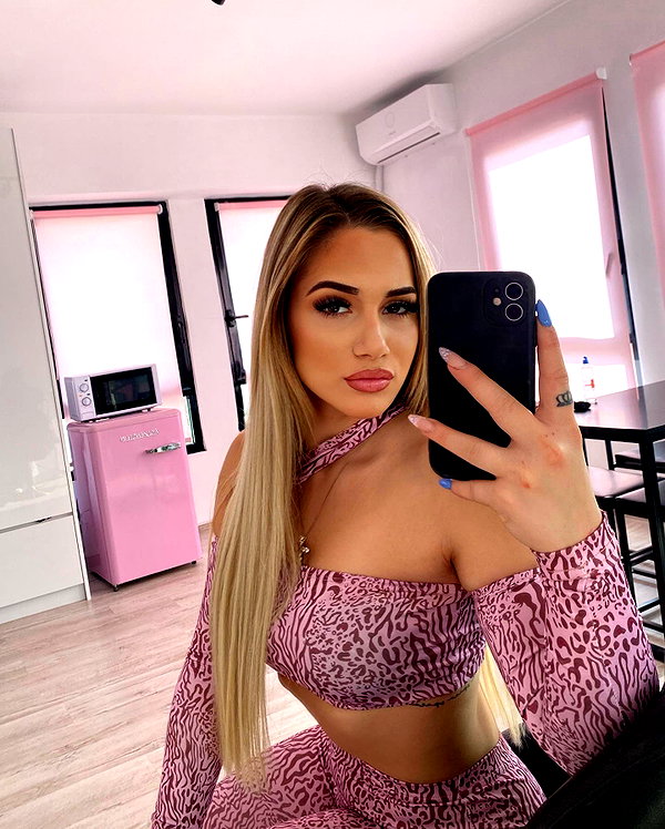 alexandra_stmtk instagram image archive image