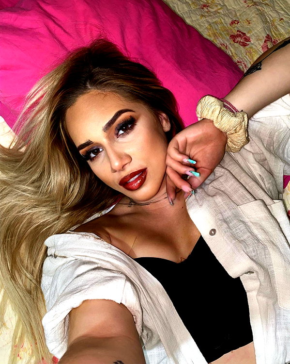 alexandra_stmtk instagram image archive image