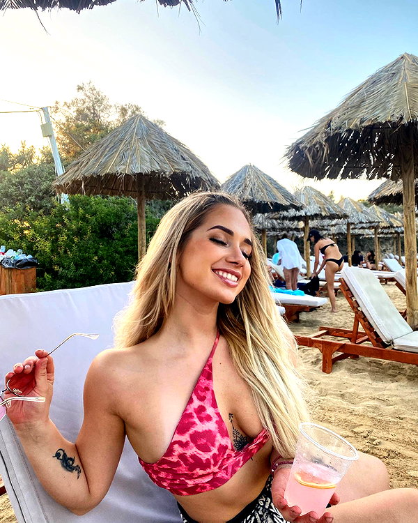 alexandra_stmtk instagram image archive image