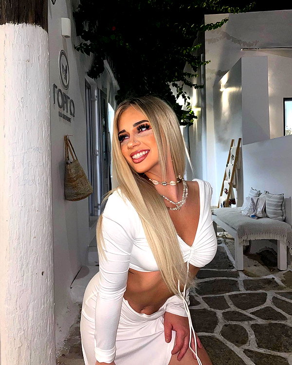 alexandra_stmtk instagram image archive image
