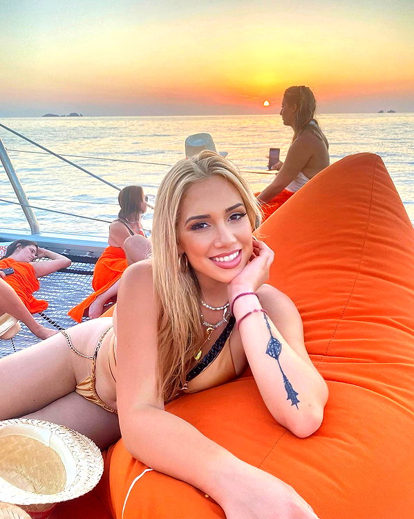 alexandra_stmtk instagram image archive image