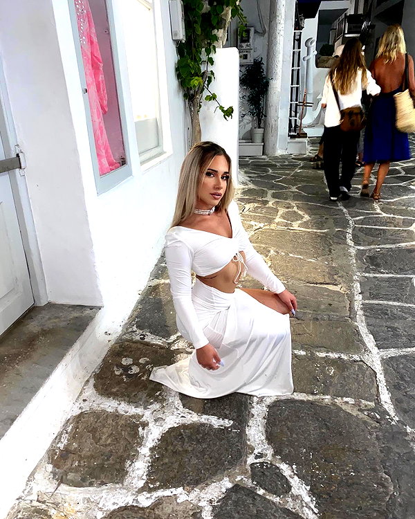 alexandra_stmtk instagram image archive image