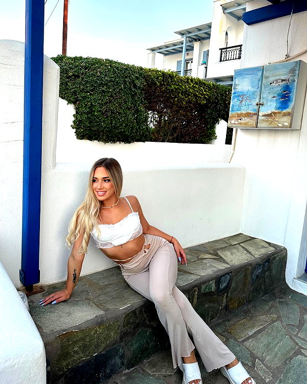 alexandra_stmtk instagram image archive image