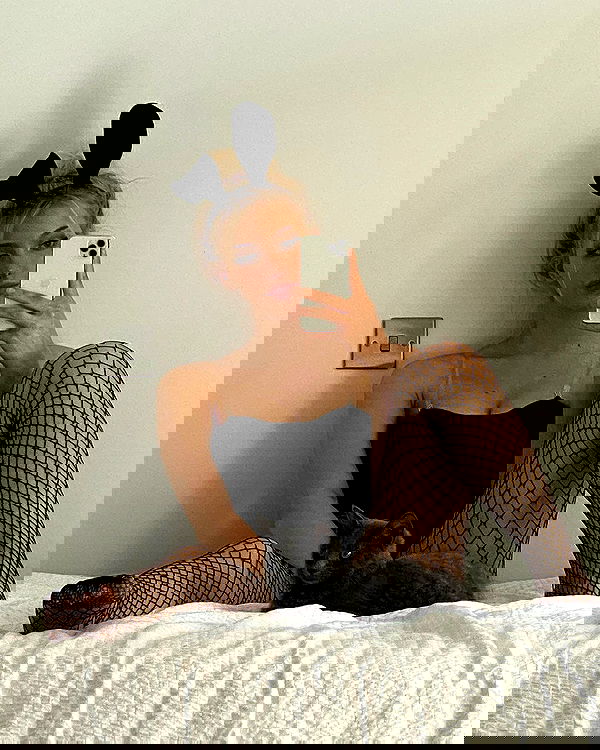 alexandramarianna alexandramarianna archive image