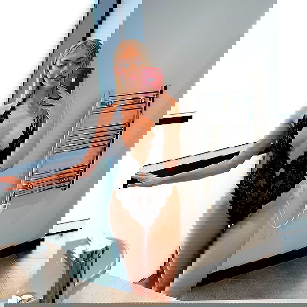 alexandramarianna alexandramarianna archive image