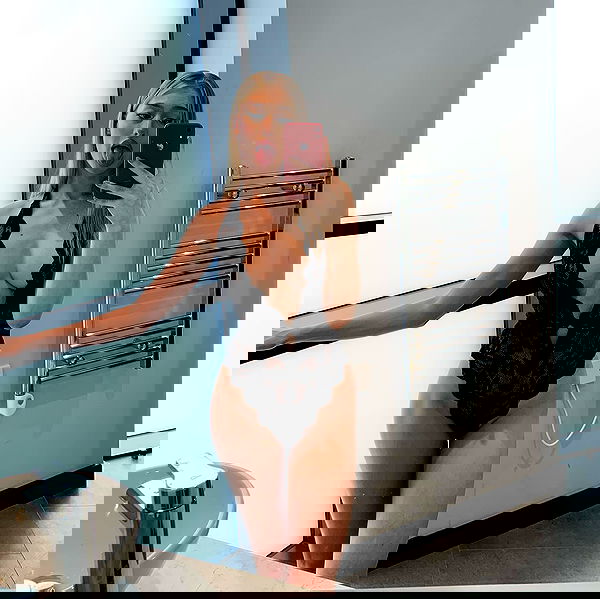 alexandramarianna alexandramarianna archive image