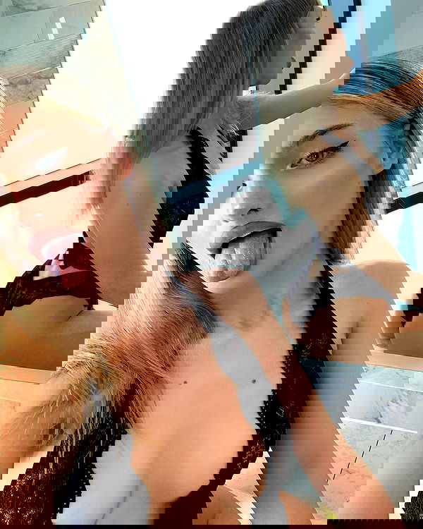 alexandramarianna alexandramarianna archive image