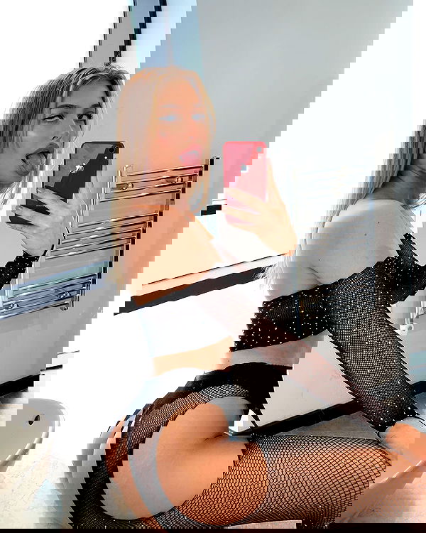 alexandramarianna alexandramarianna archive image