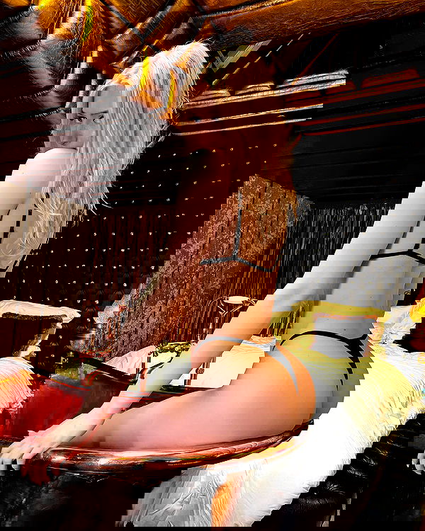 alexandramarianna alexandramarianna archive image