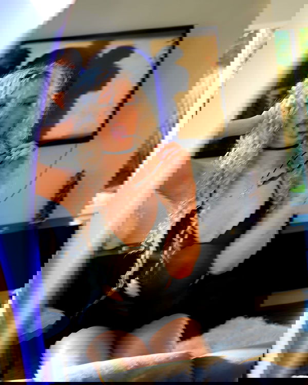 alexandramarianna alexandramarianna archive image