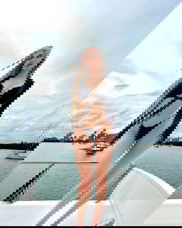 alexandramarianna alexandramarianna archive image