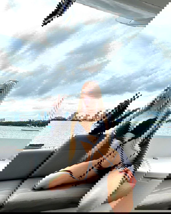 alexandramarianna alexandramarianna archive image