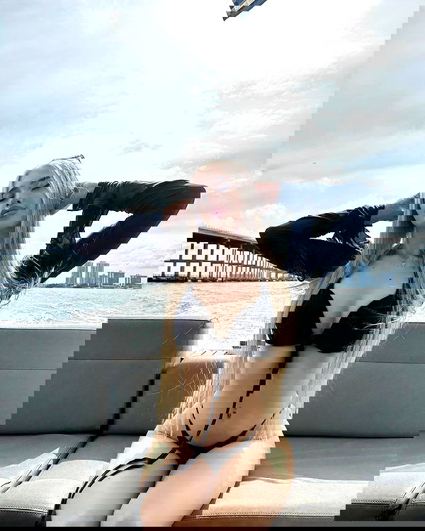 alexandramarianna alexandramarianna archive image