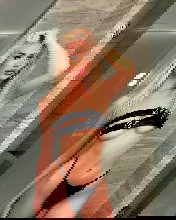 alexandramarianna alexandramarianna archive image