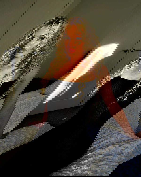 alexandramarianna alexandramarianna archive image