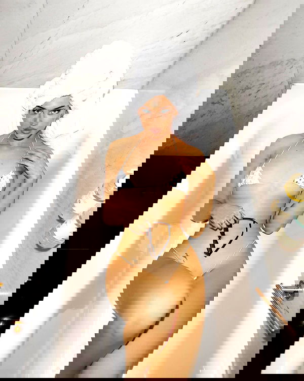 alexandramarianna alexandramarianna archive image