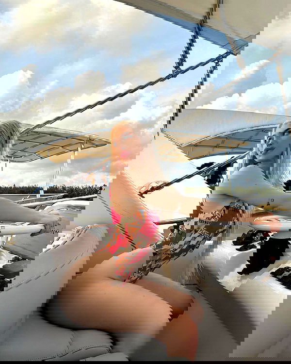 alexandramarianna alexandramarianna archive image