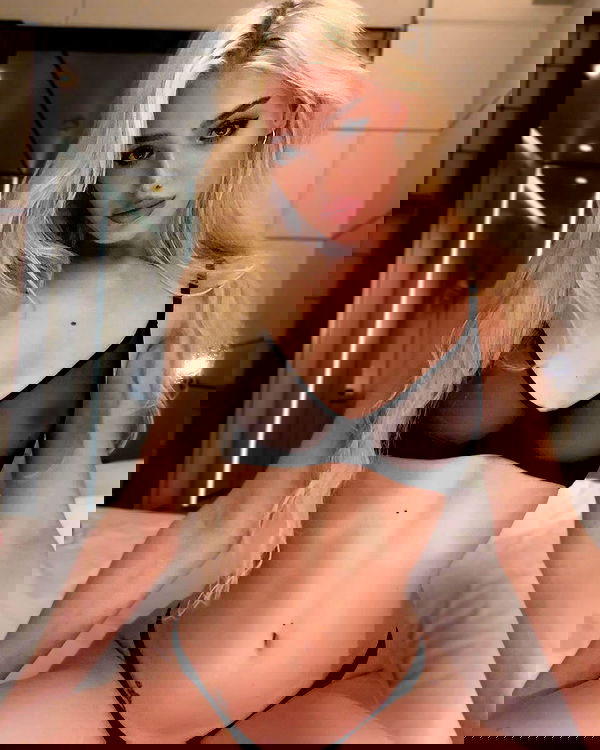 alexandramarianna alexandramarianna archive image