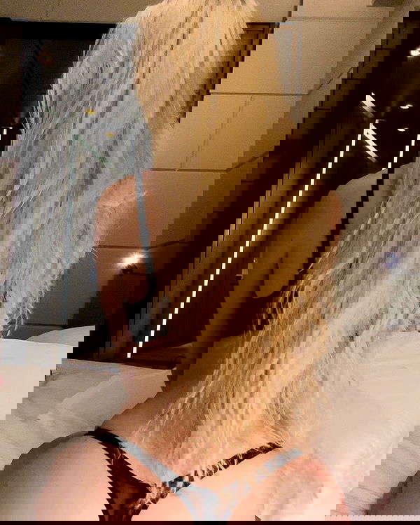 alexandramarianna alexandramarianna archive image