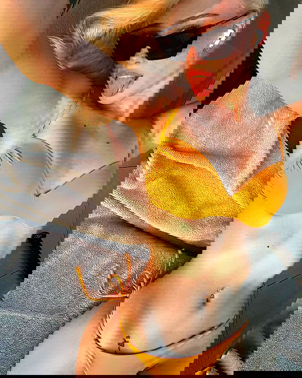 alexandramarianna alexandramarianna archive image