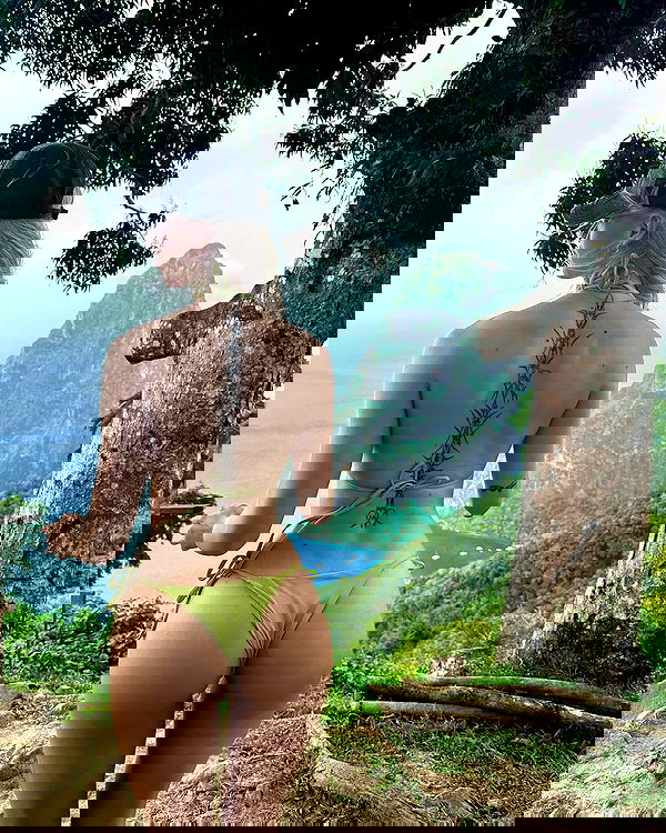 alexandramarianna alexandramarianna archive image