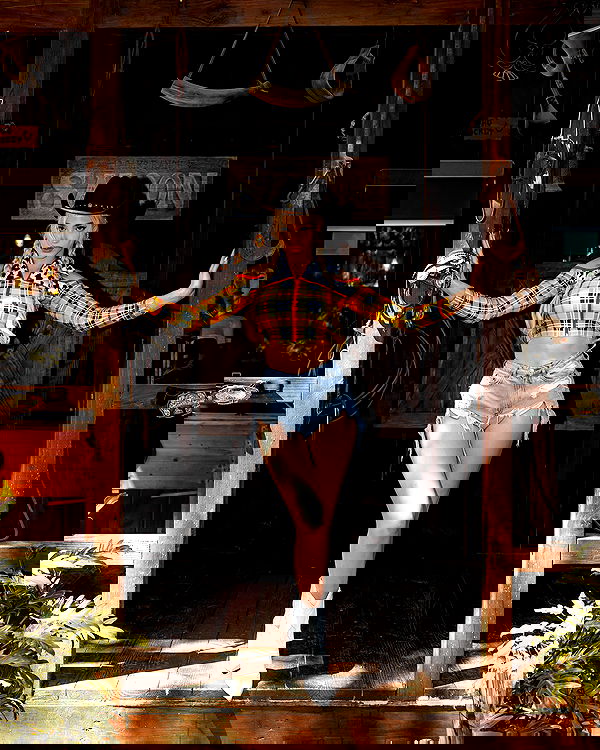 alexandramarianna alexandramarianna archive image